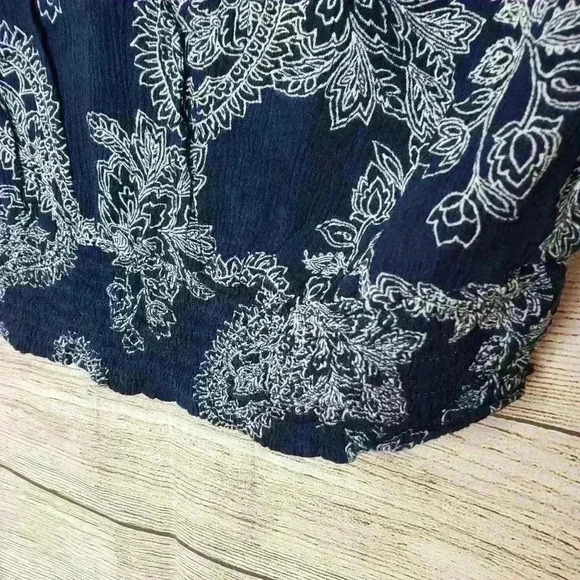 Paper Crane Short Sleeve Open Back Smocking Hem Paisley Top size small - Picture 5 of 9